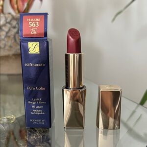 Estée Lauder Hi- Lustre in Hot Kiss